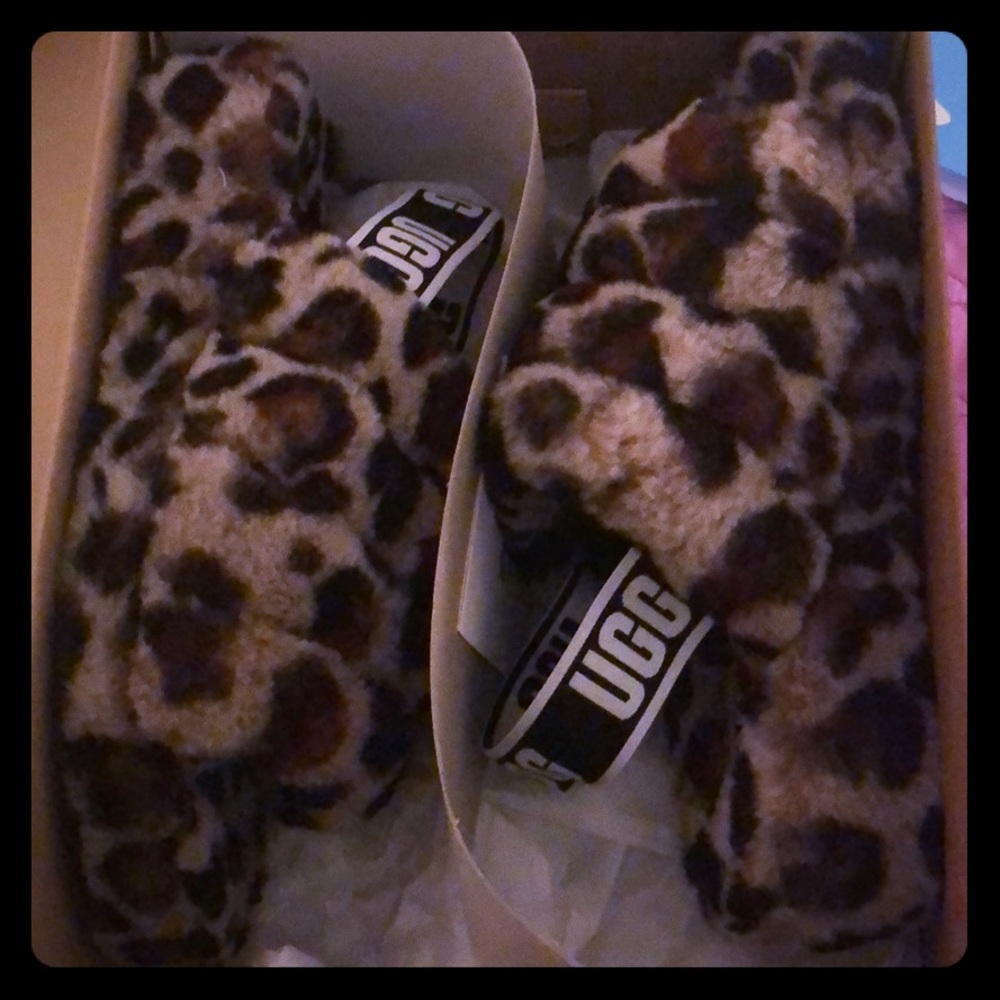 NWT UGG FLUFF YEAH SLIDES